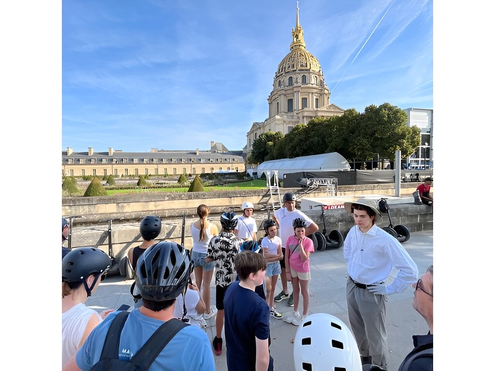 Paris: Experience Segway Top Highlights Small Group 2 Hours