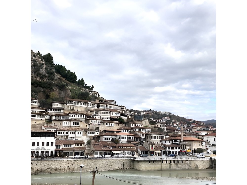 From Tirana: Berat UNESCO & Belshi Lake Full-Day Tour