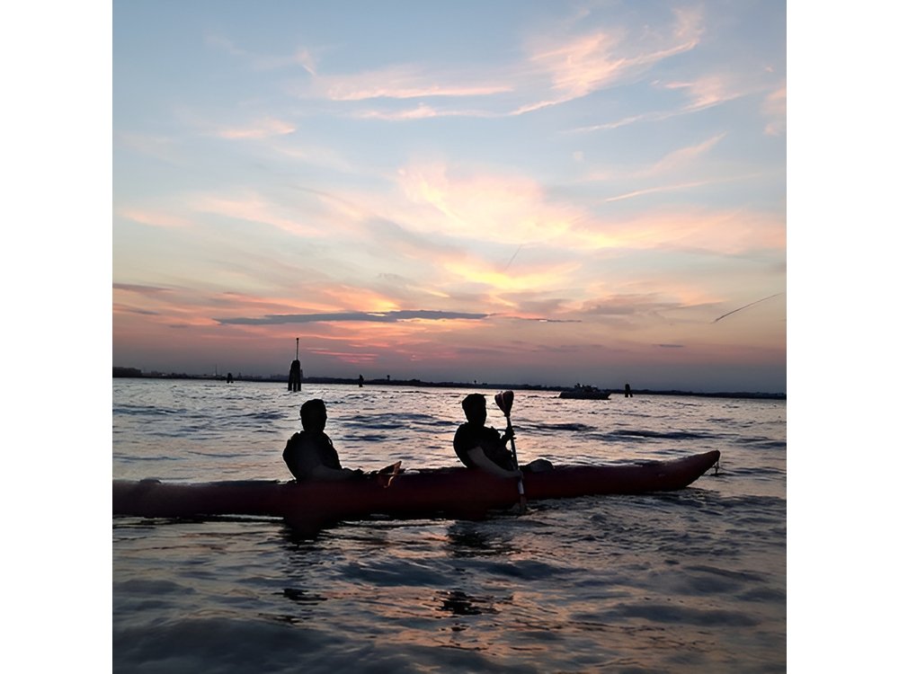 Venice: Kayak Tour in the Canals (Night + Sunset)