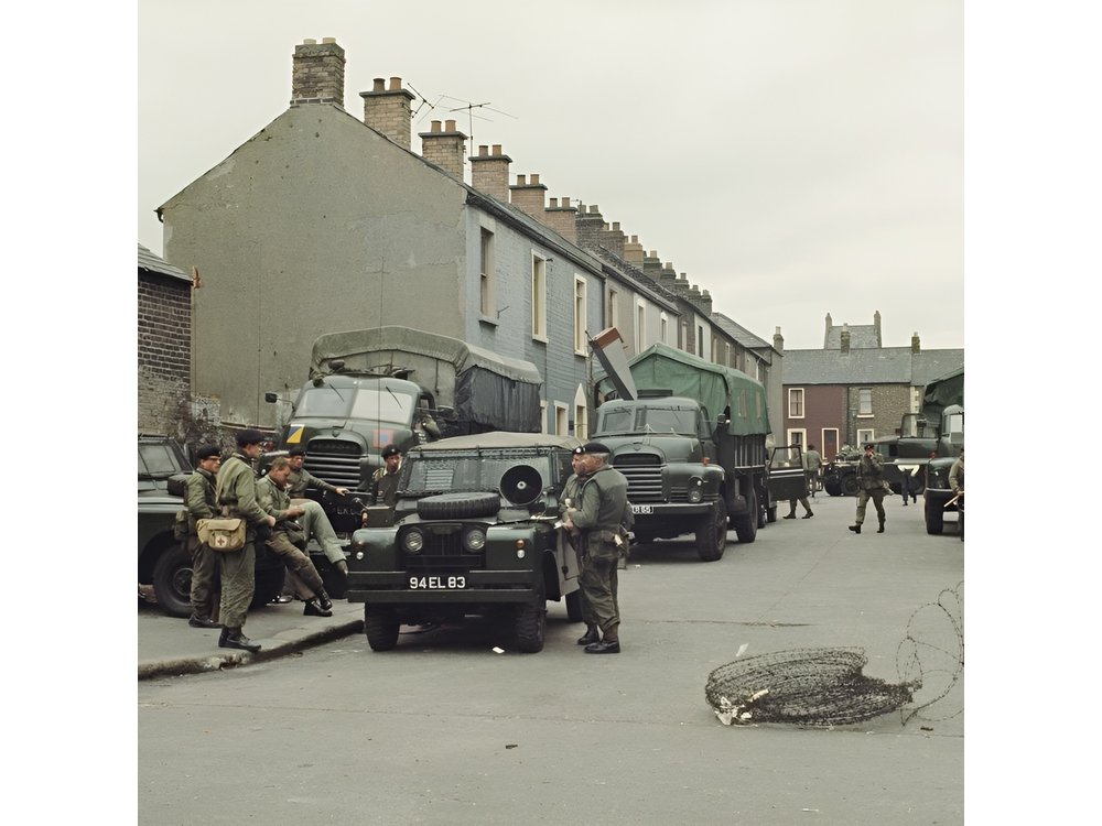 2-hour Belfast Original Drivers the Troubles Black Taxi Tour