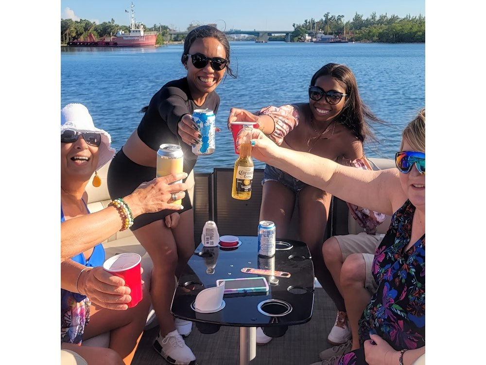 Fort Lauderdale Private Boat Charter & Haulover Sandbar Day/Night