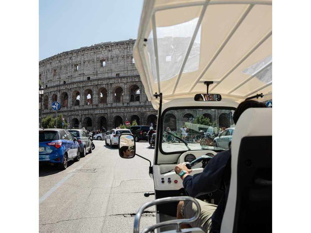 Rome Tuk-tuk Tour with Hotel Pickup and Prosecco