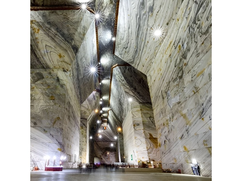 Bucharest Private tour to biggest Salt Mine in Eu & Dracula Tomb