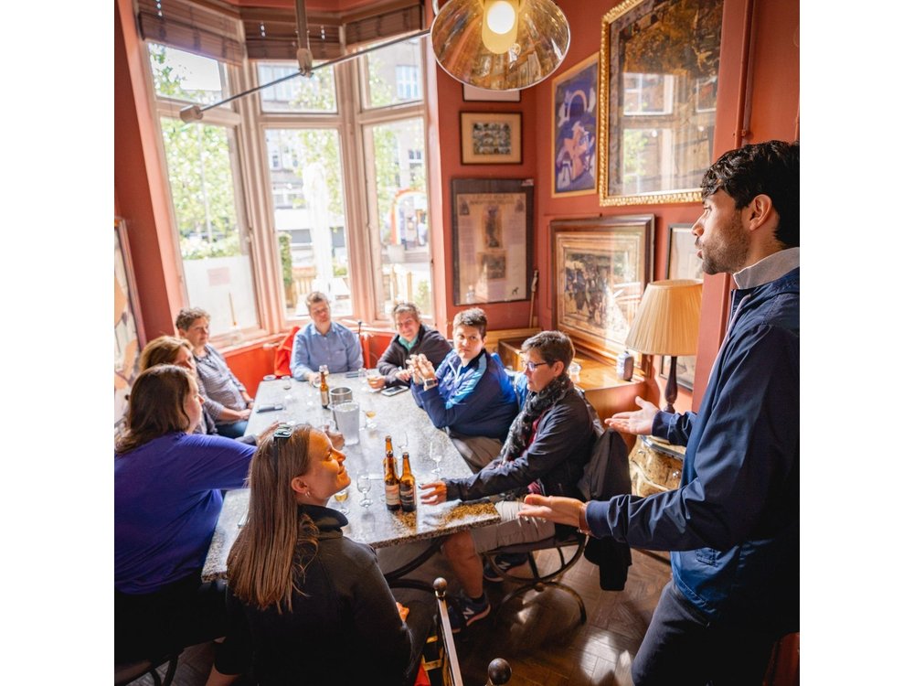 Edinburgh Premium Food and Drink Tour with EatWalk Tours