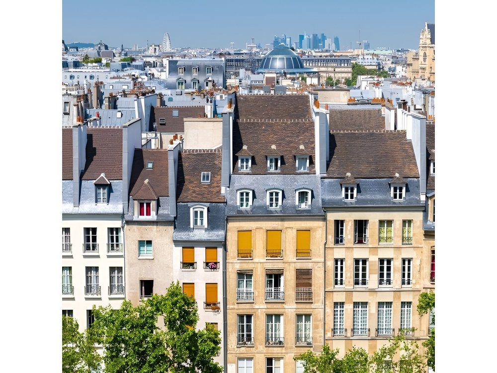 Paris Medieval Heart: Walking Tour in Ancient Marais