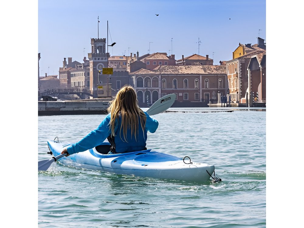 Venice Beginner's Kayak Tour: train & visit the Medieval Arsenal
