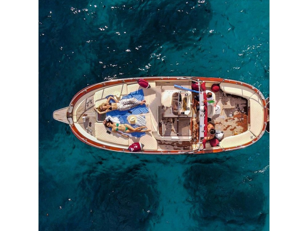 Capri tour with "Gozzo" (3 hours)