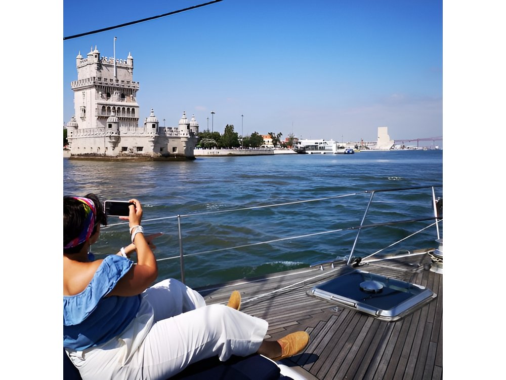 Lisbon Sailing Tour on a Luxury Sailing Yacht with 2 Drinks