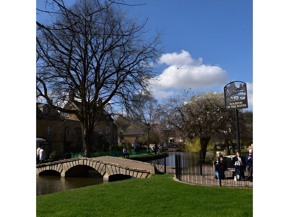 London: Explore the Cotswolds from London with Private Black Cab
