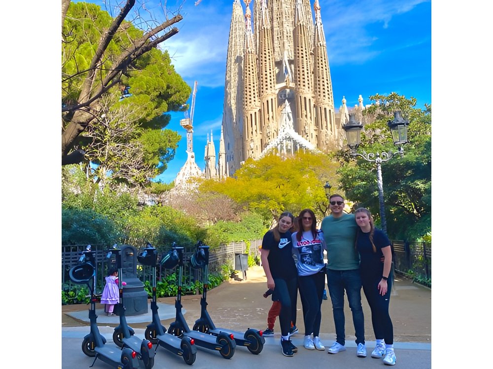 Barcelona Sagrada familia Electric Scooter or E-Bike Tour