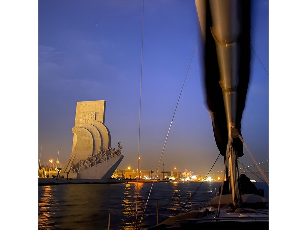 Lisbon Sailing Tour by Night