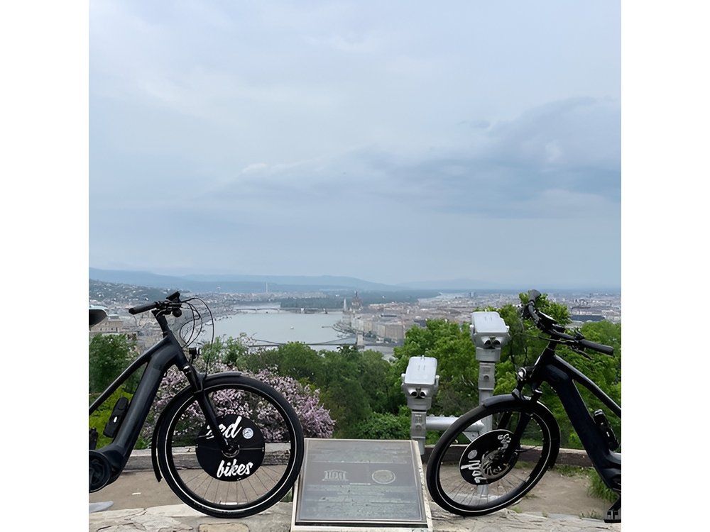 Private Budapest Adventure E-bike Tour to Buda Hills