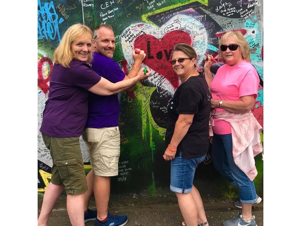 2 Hour Private Belfast Taxi Cab Tour of Troubles & Peace walls