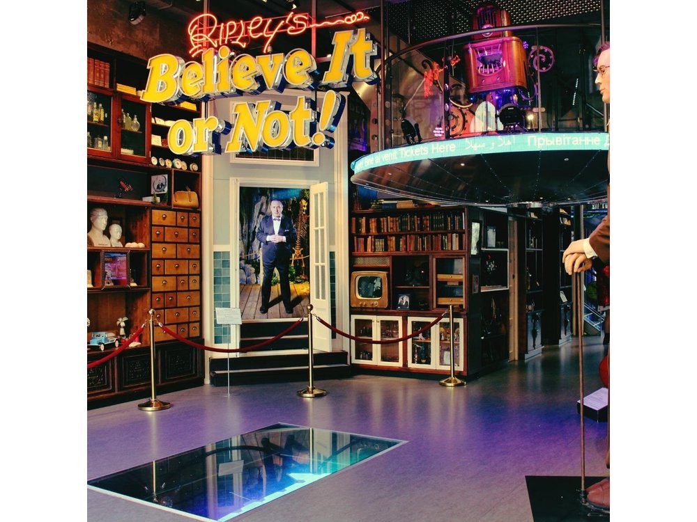Ripley's Believe It or Not Amsterdam & 1-Hour Canal Cruise