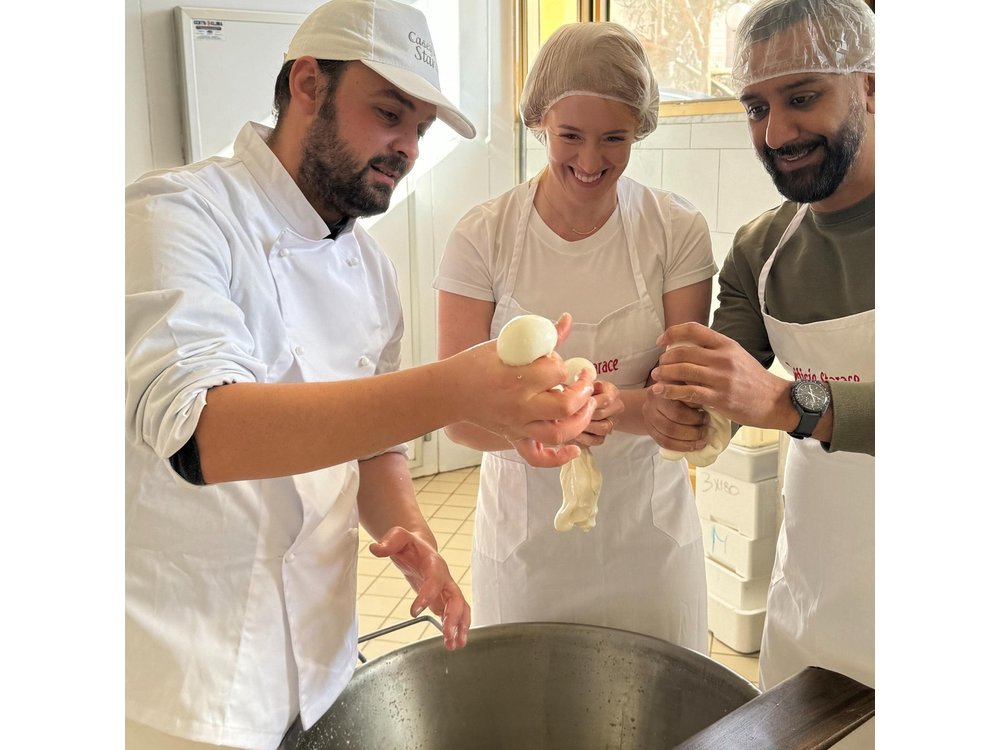 Mozzarella Experience with Tasting in Vico Equense