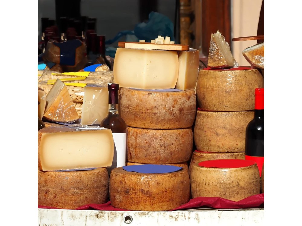 Cagliari: A Full Meal Sardinian Food Tour with Do Eat Better