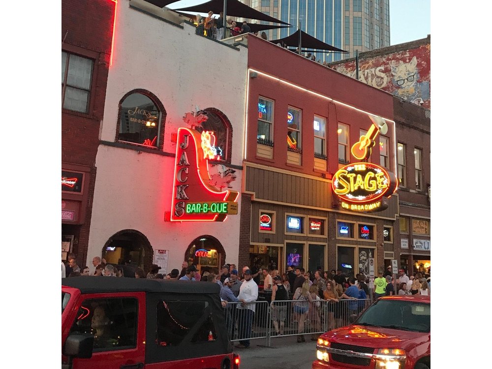 Private Small Group Nashville Food & Sightseeing Tour