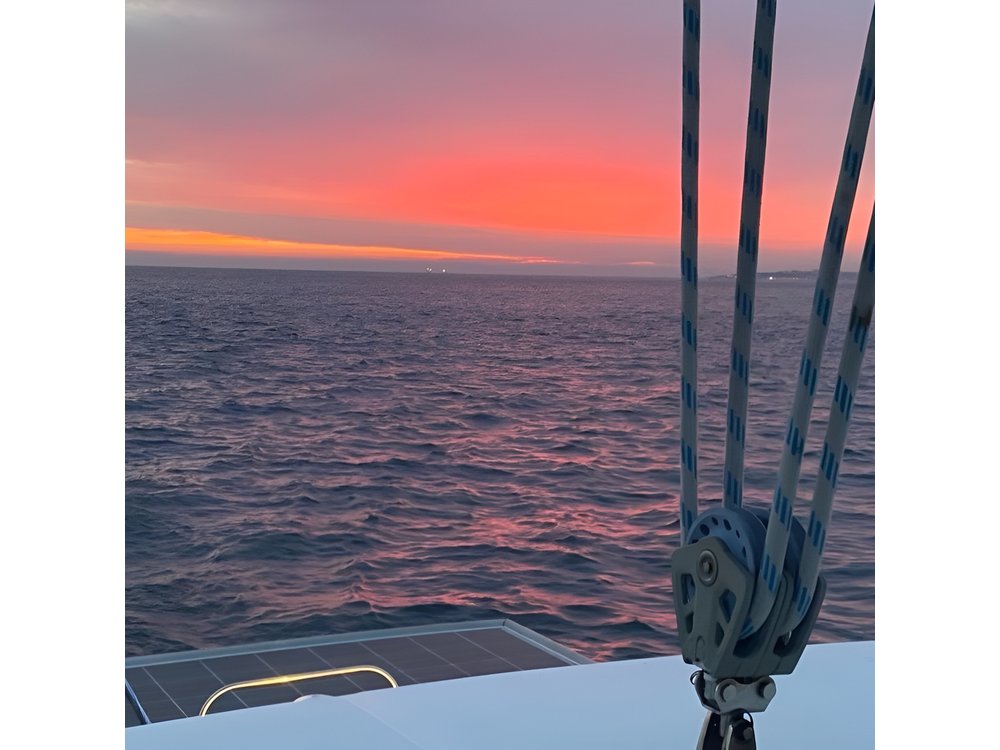 Lisbon: Sunset Cruise With Drinks on Spacious Yacht