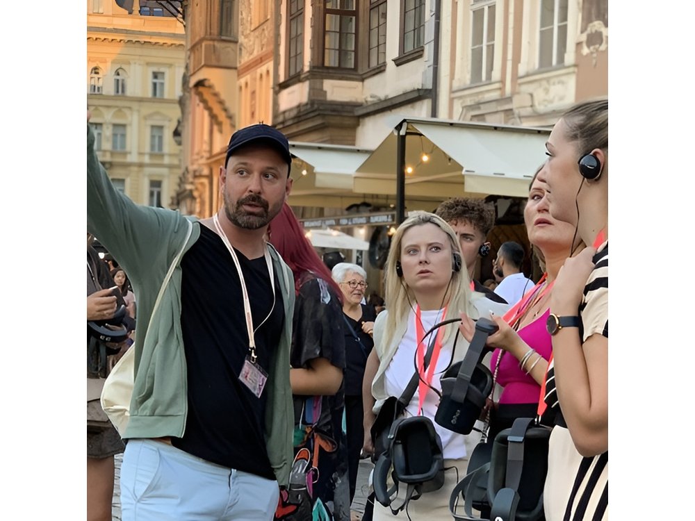 Prague City Tour with Virtual Reality