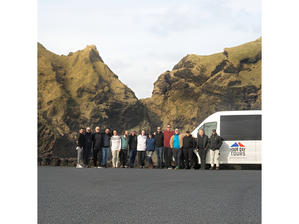 Reykjavík: Westman Islands, Volcanoes and Puffins Minibus Tour