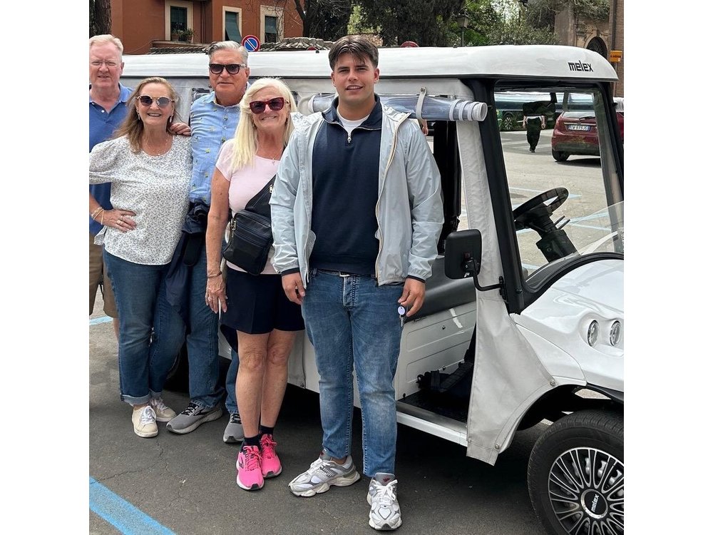 Golf Cart VIP tour of Rome with Driver and Tour Guide (3 or 5hrs)