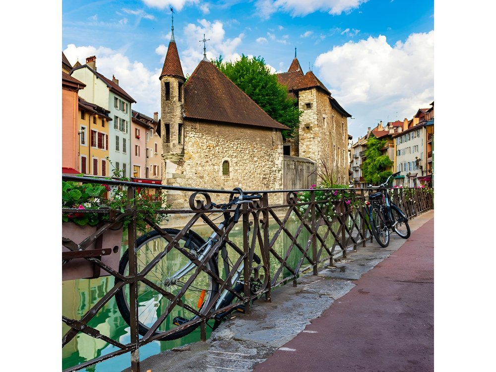 City Game Annecy and the shadow of the sword
