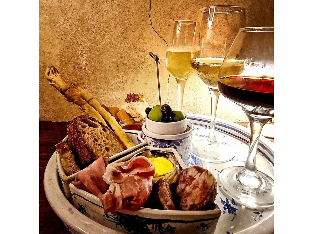 Rome Food Tasting with Wine Pairing Italian Authentic Flavors