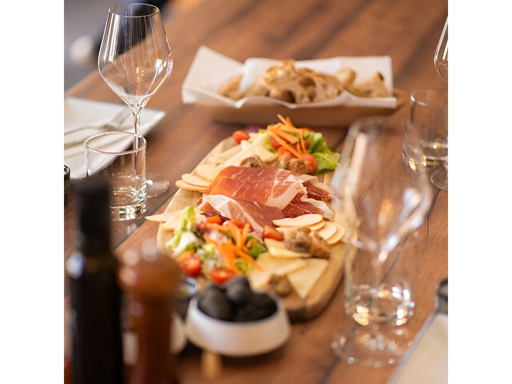 Educational wine tasting in Split