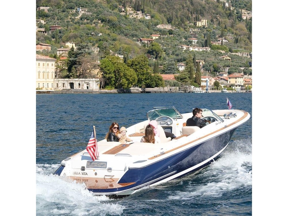 Private boat tour on Lake Garda with Skipper 4H