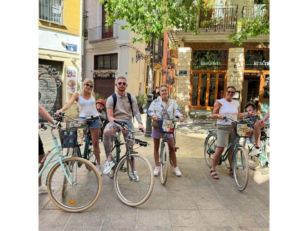 Valencia Guided Bike or E-Bike Tour in Small Group