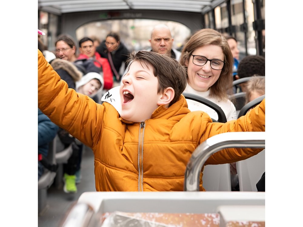 Paris Tootbus Kids Tour Sightseeing Live Guided Tour