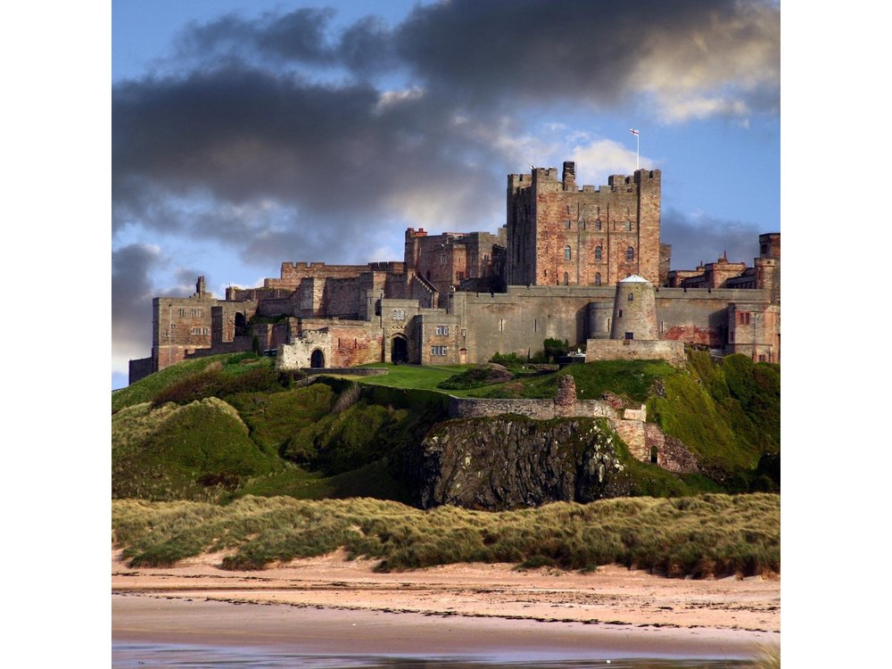 Edinburgh: Bamburgh, Northumberland & Alnwick Winter Adventure