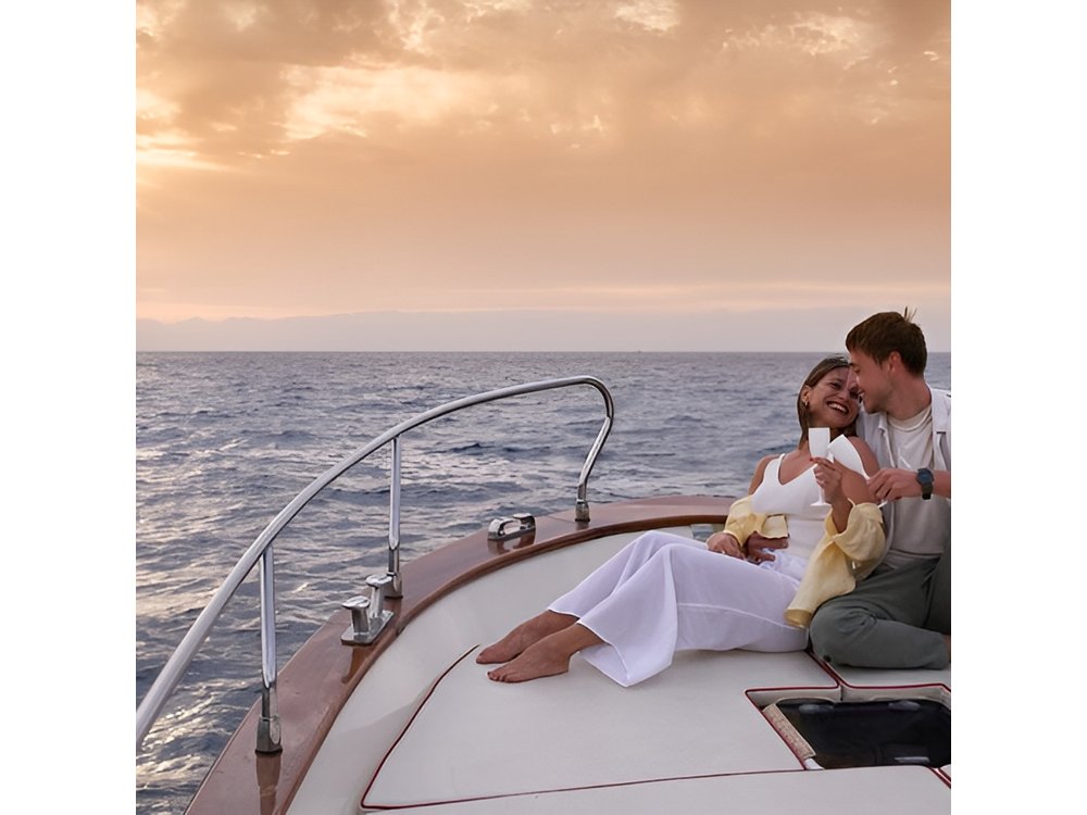 Sunset boat experience in Sorrento coast