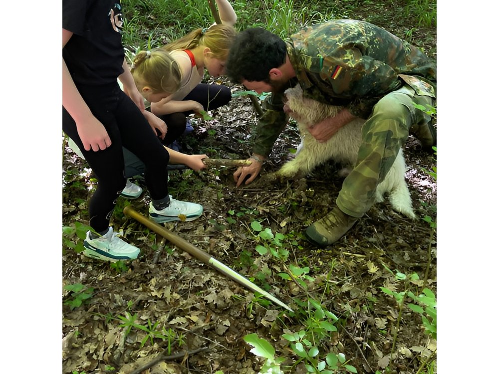 Truffle Hunting in San Miniato in Tuscany with Tasting