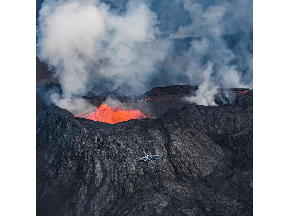 Helicopter Tour over the Reykjanes Volcano Area from Reykjavik