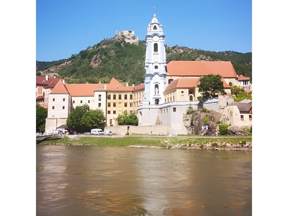 Vienna: Private Tour Wachau Dürnstein and Melk