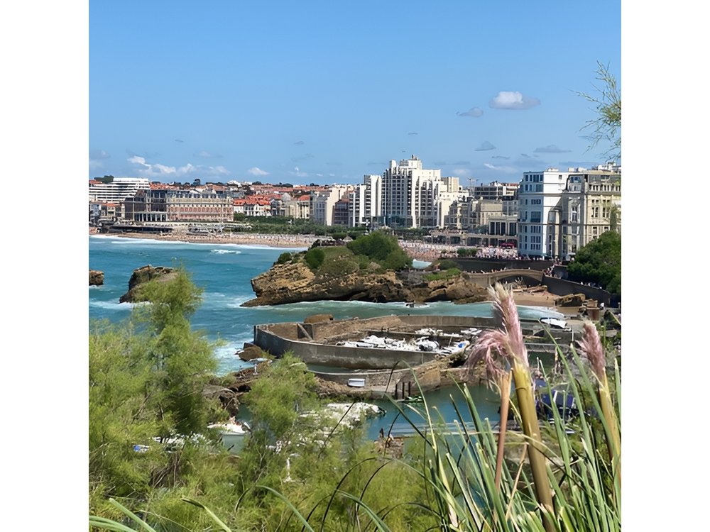 Small Group Bayonne, Biarritz, St.Jean De Luz from San Sebastian