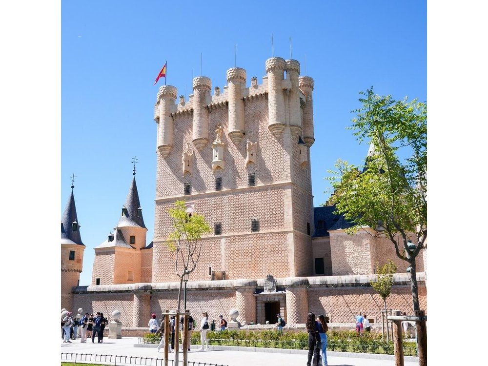 Segovia Tour with Cathedral and Alcazar from Madrid