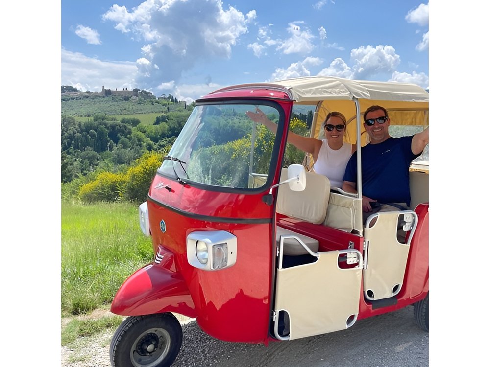 From Florence:Tuscany Tuk Tuk with Lunch, Wine & San Gimignano