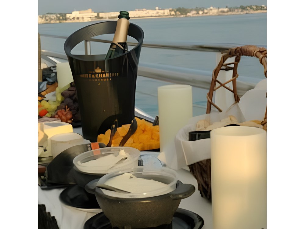 Small Group Key West Adult Sunset & Moët Sail & Amazing Cheeses