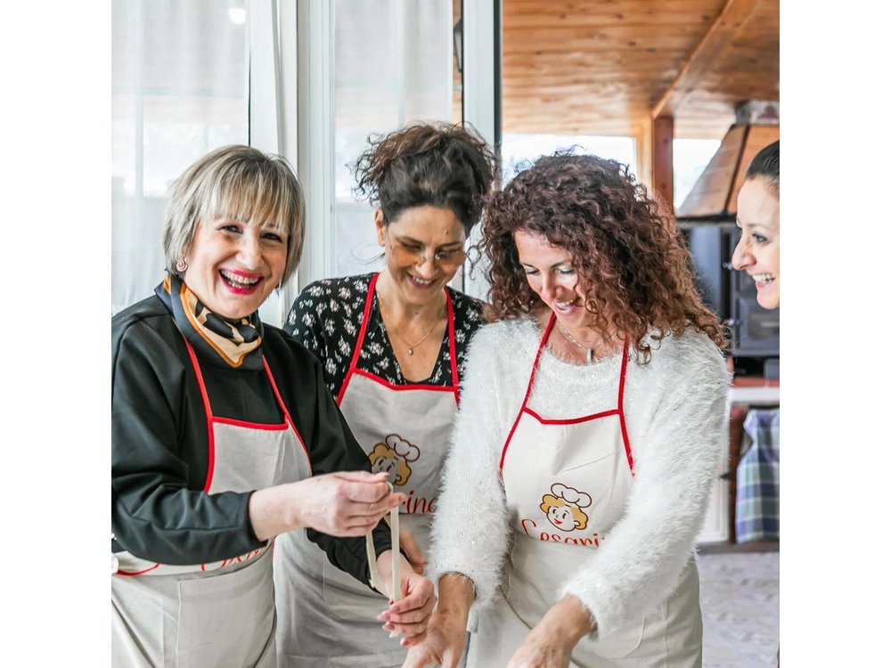 Private Pizza & Tiramisu Class at a Cesarina's home with tasting in Pisa