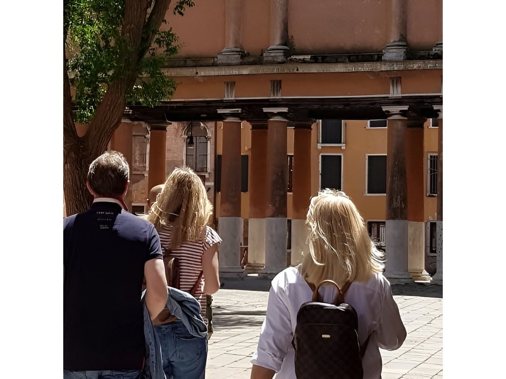 Venice: Commissario Brunetti Walking Tour for Donna Leon Fans
