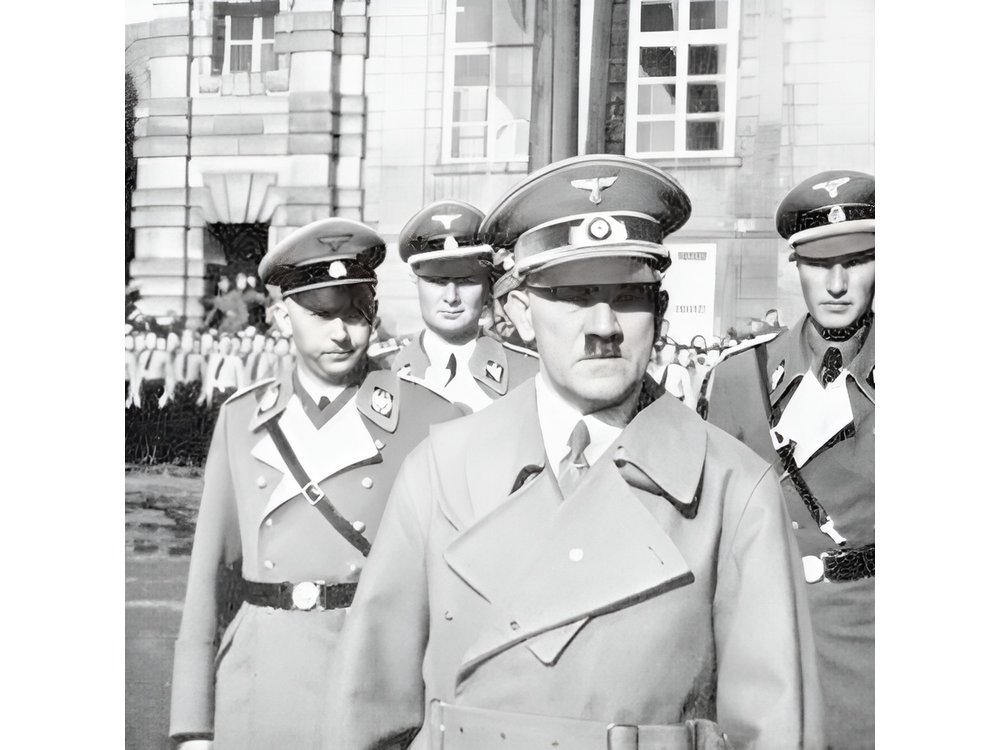 WWII Secrets of Prague: Small Group Tour with Crypt Visit