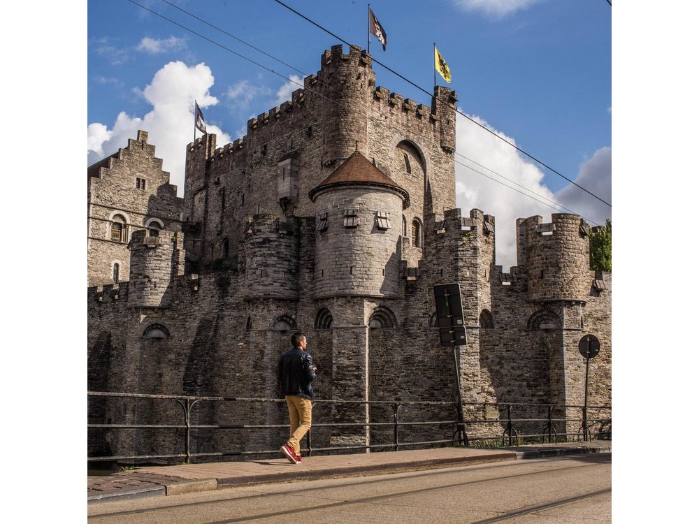 Brussels: Tour Bruges & Ghent with Cruise + Chocolate visit