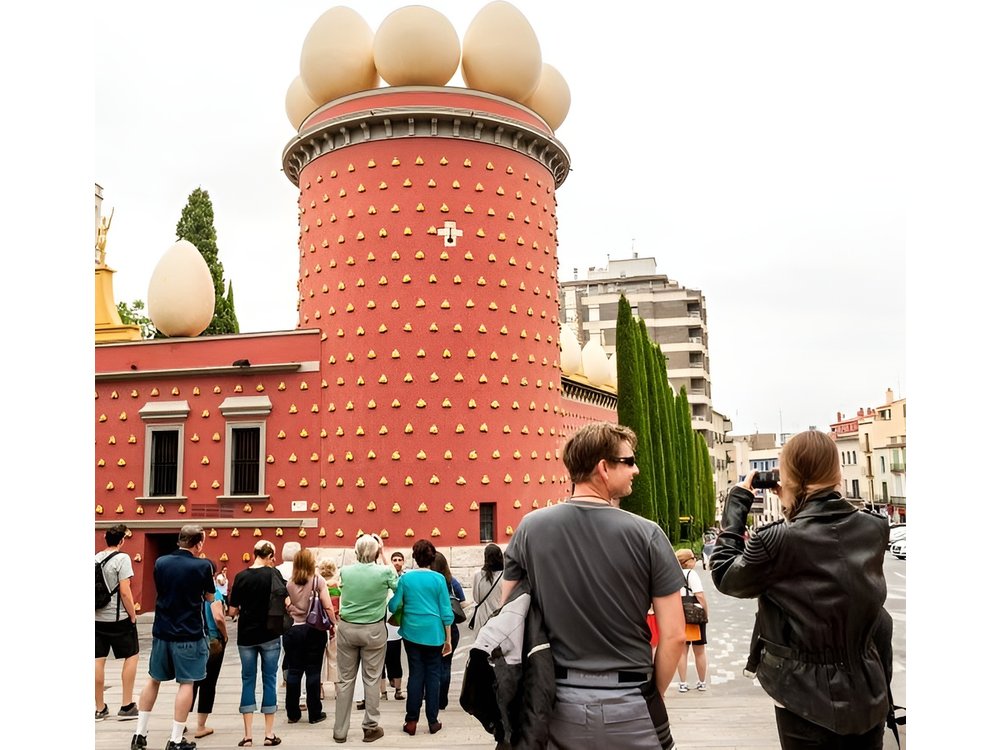 Girona and Dali Museum Full Day tour from Barcelona