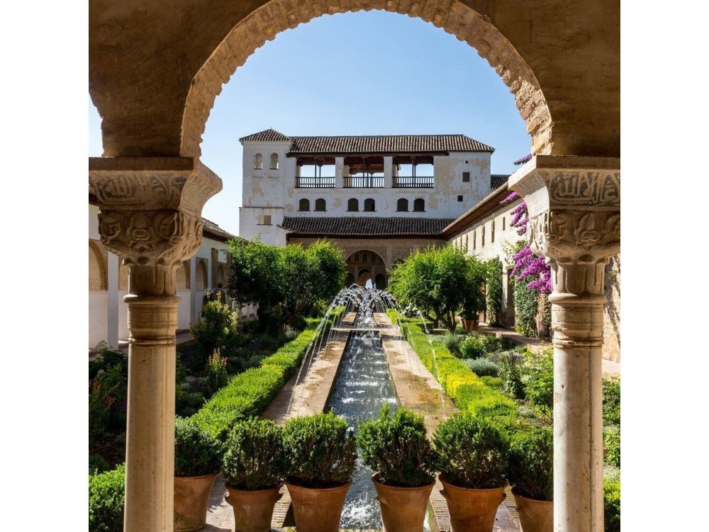 Granada: Alhambra Guided Tour including Nasrid Palaces