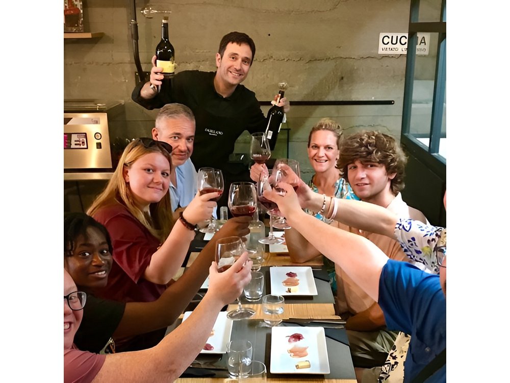 Rome: Wine Tasting and Food Pairing with gelato in Trastevere