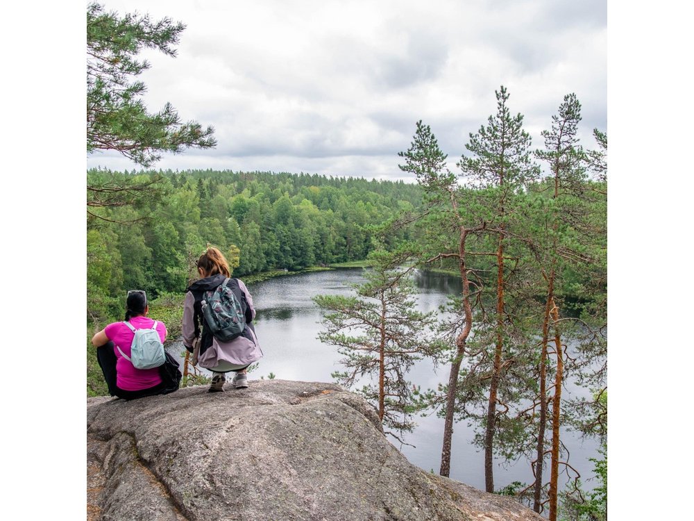 Helsinki: Nuuksio National park hiking with campfire lunch