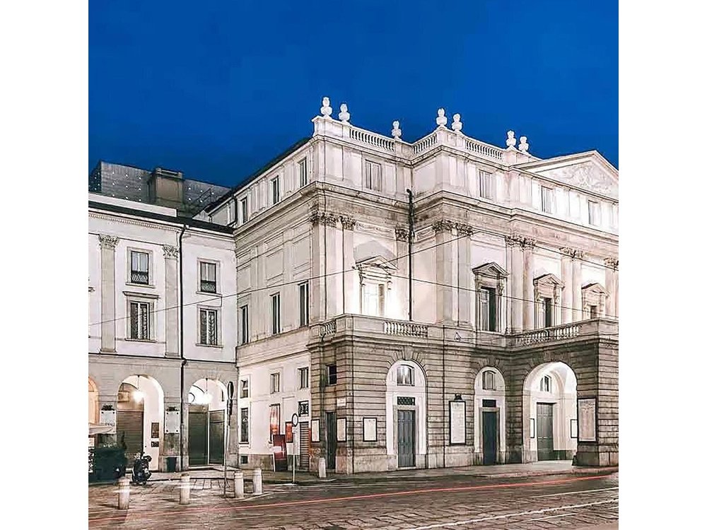 Milan's Opera Gem and La Scala Guided Walking Tour