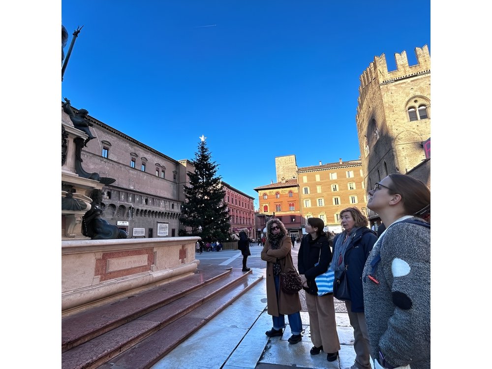 Bologna: Historical Highlights Walking Tour with Local Guide